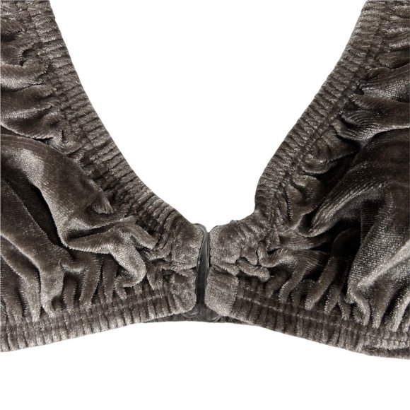 SKIMS Velvet Stretch Plunge Bra in Amethyst - Picture 5 of 12